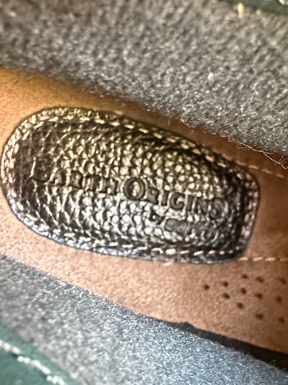 Earth Origins Dayton forest green leather/suede side zip comfort boot. Size 10 - Picture 9 of 10